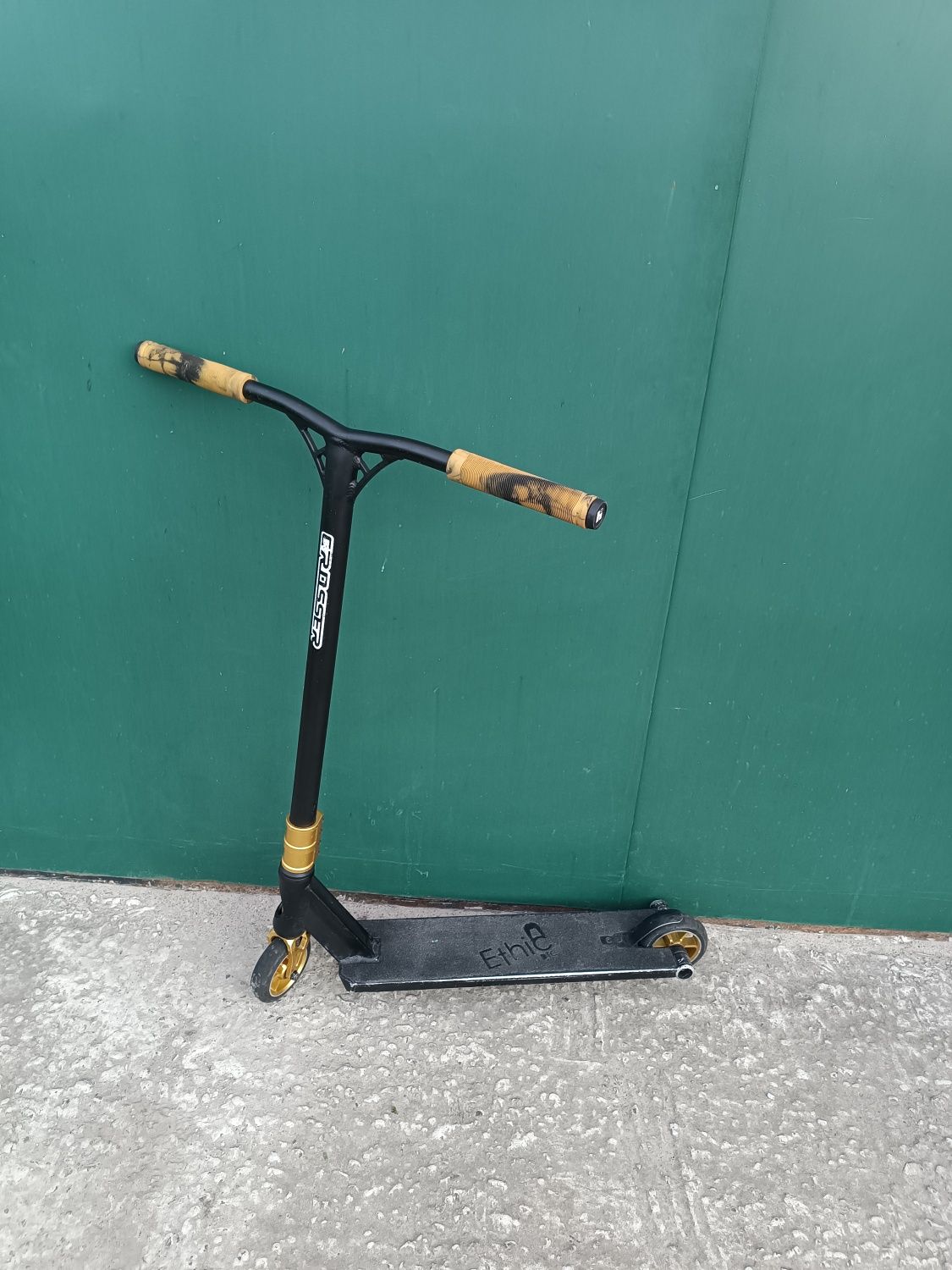 Трюковий самокат Crosser