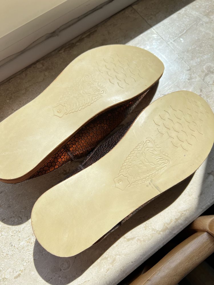 Marokańskie pantofle klapki w całości ze skóry naturalnej