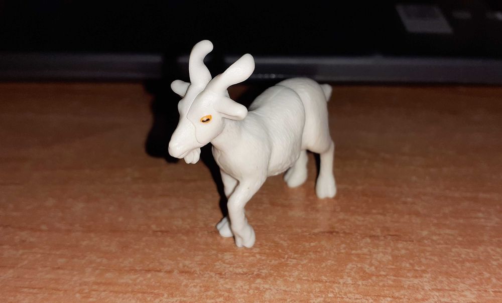 Игрушка пластмассовая коза (разборная)