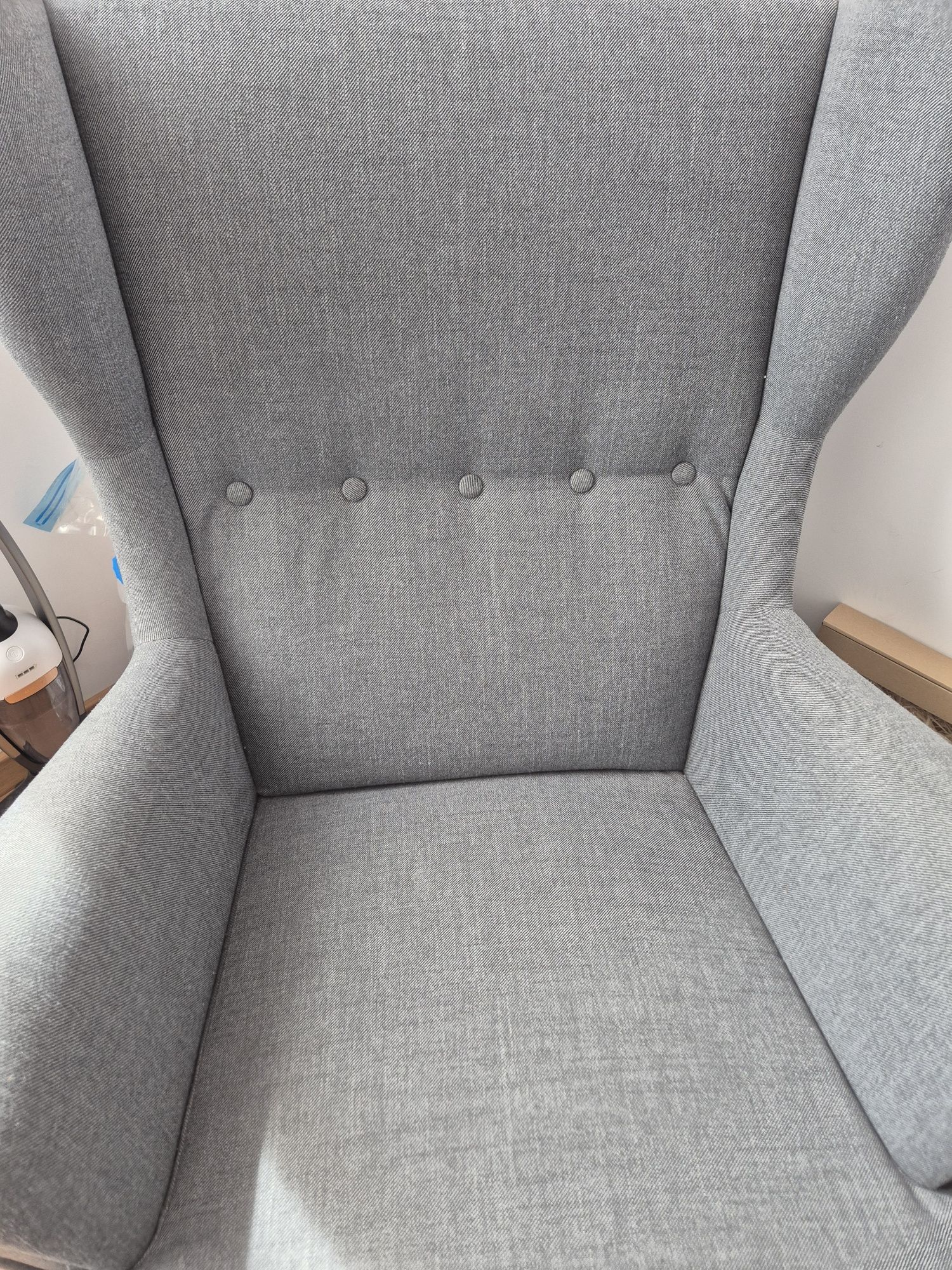 fotel ikea strandmon z podnóżkiem fotel uszak