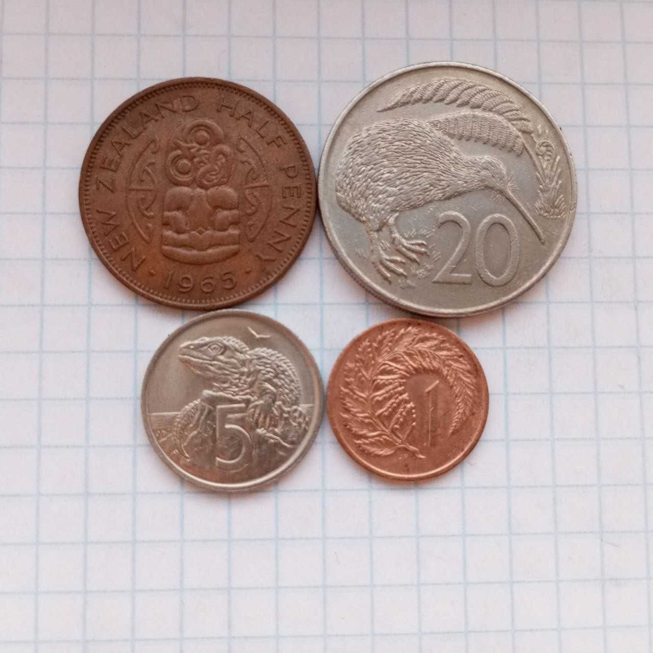 Продам наборы монет Уганда,Новая Зеландия,Кения, Аргентина