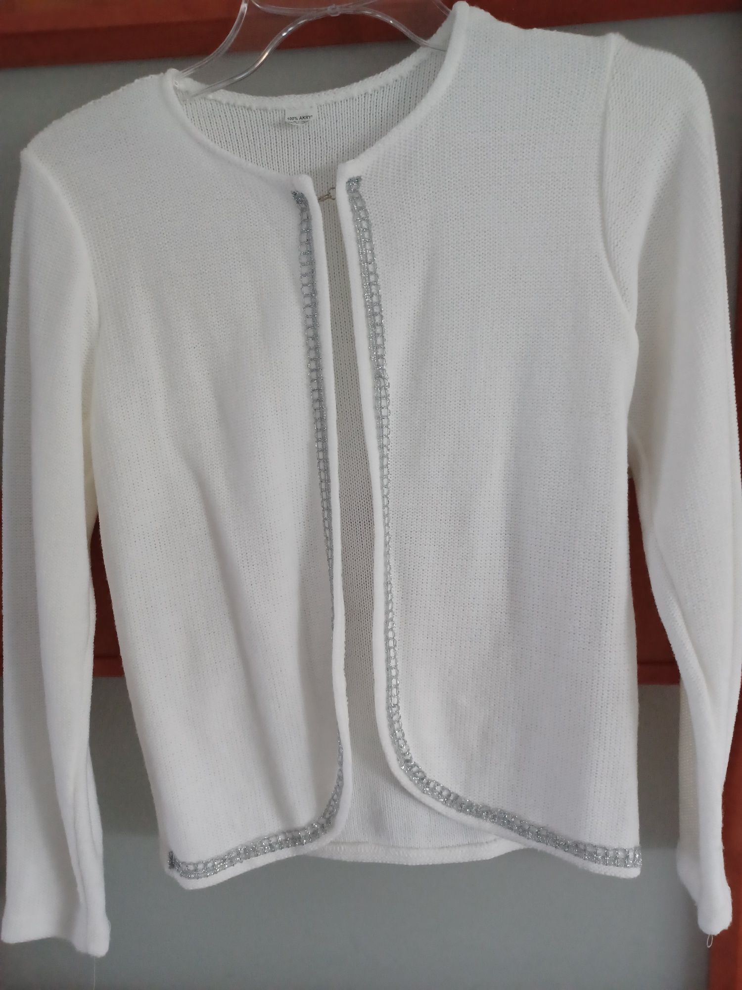 Elegancki sweterek biały 158