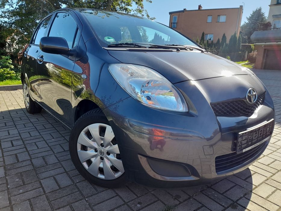 Zarejestrowany*1.33 VVTI benzyna*100KM*6biegów*5Drzwi*JedenWłaściciel*