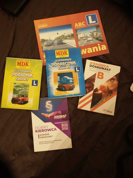 Materiały na prawo jazdy dla kierowcy.