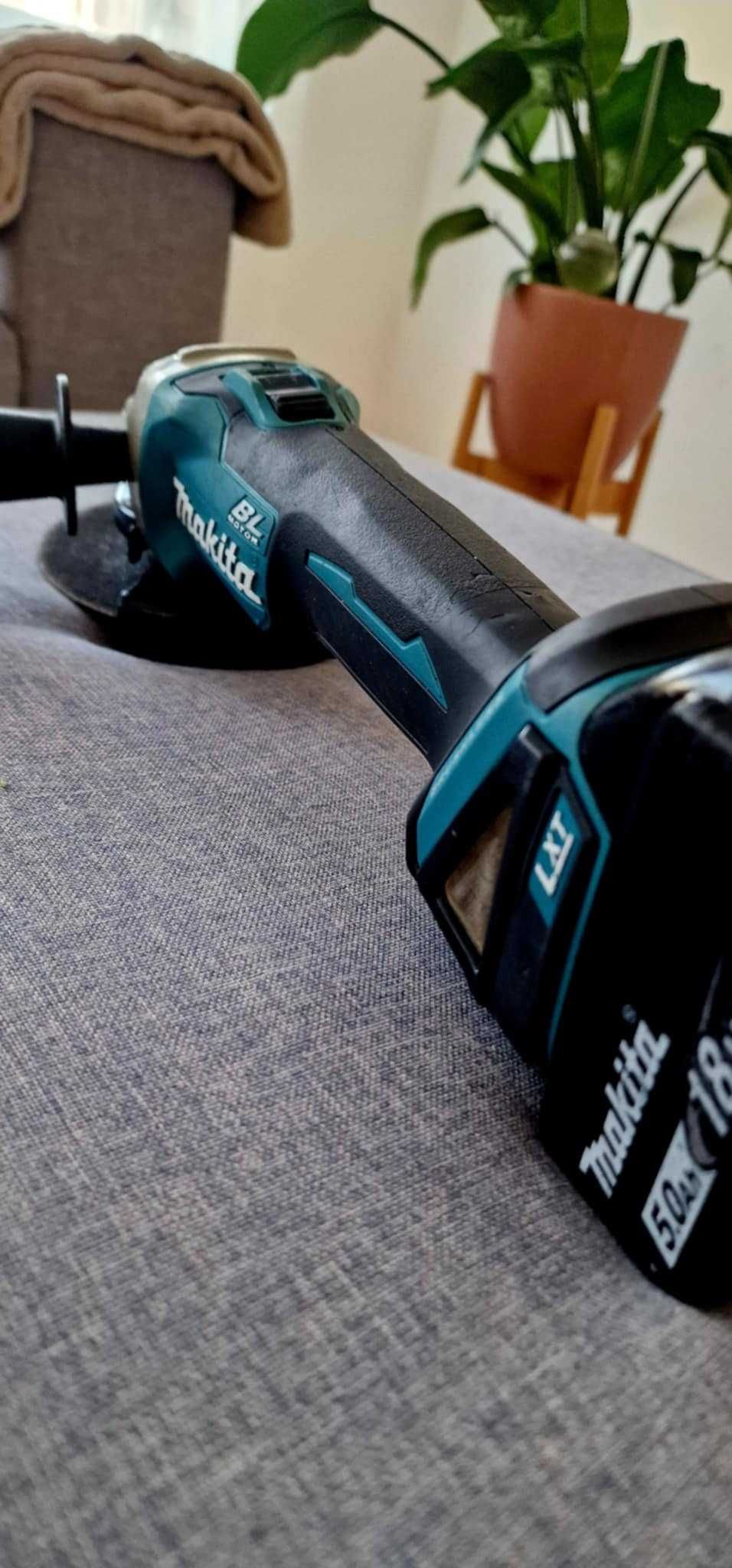 Szlifierka Makita DGA504 w zestawie z oryginalnym akumulatorem 5.0Ah