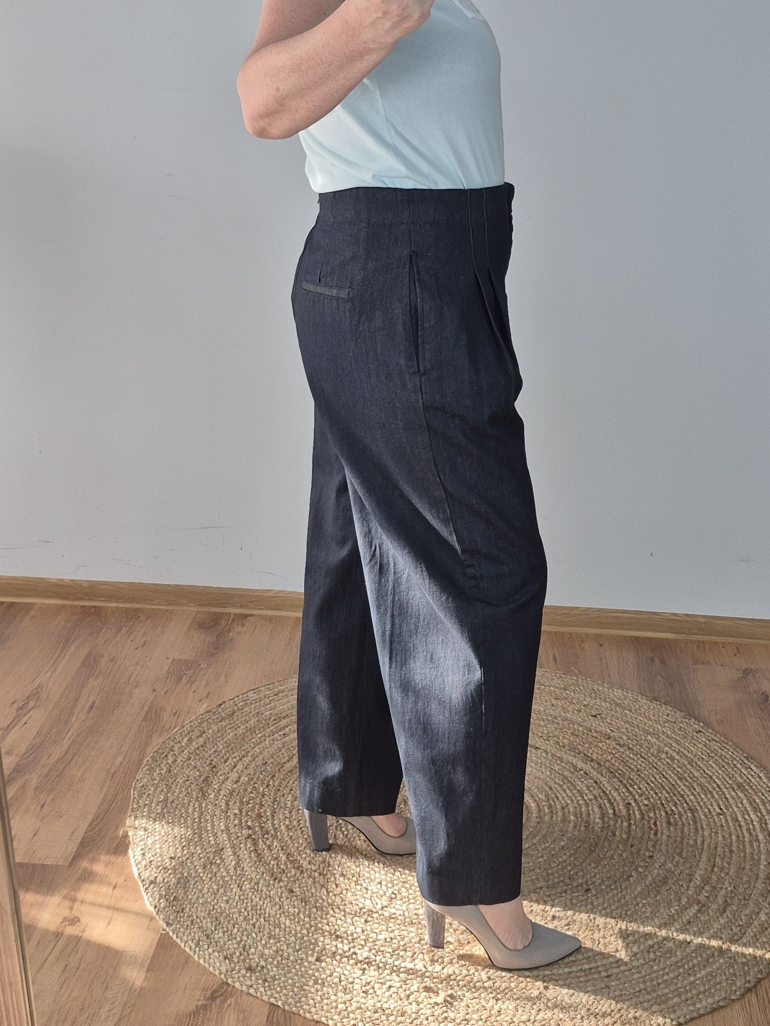 Granatowe spodnie Zara Tapered Pleated Pant z zakładkami nowe z metką