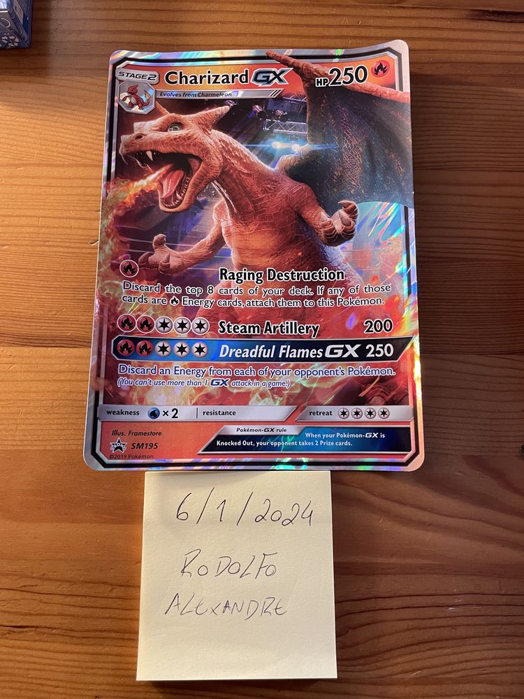 Carta Pokémon Charizard SM195 oversized