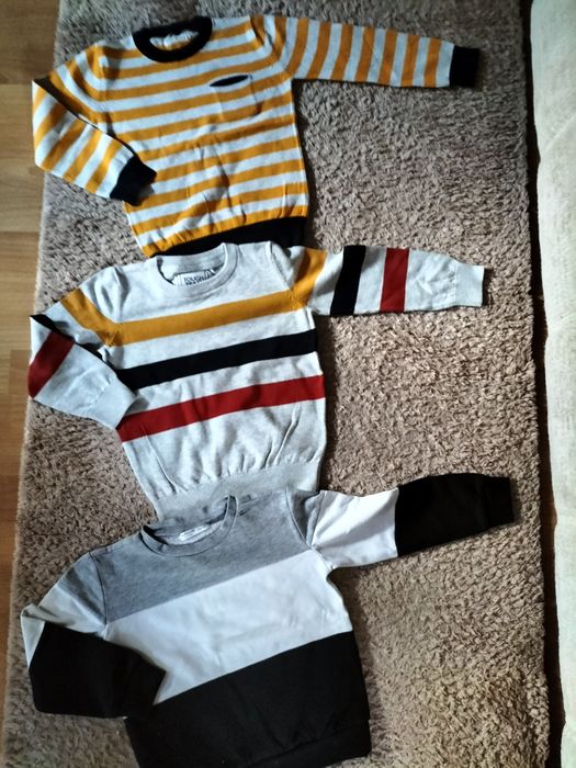 3 sweterki w paski chłopięce 116 cena za całość