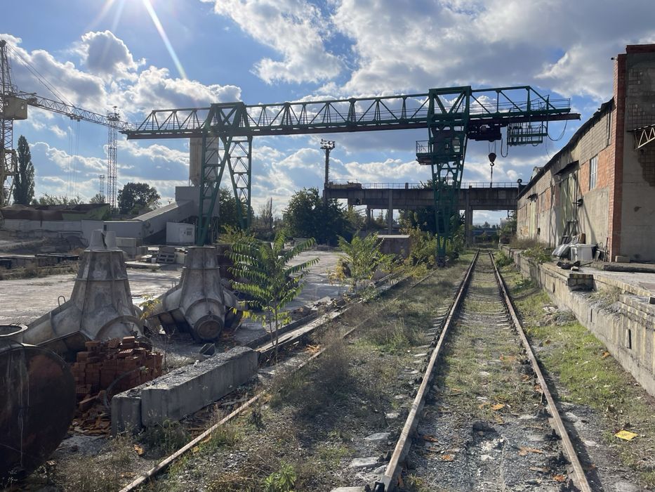 Здам в оренду цілий або частину майданчика