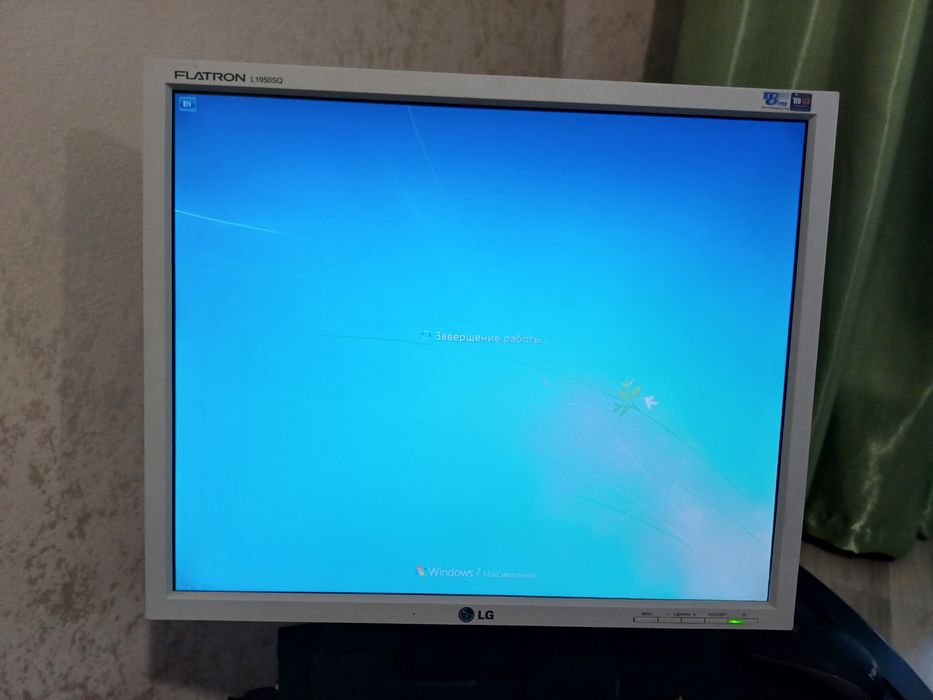 Монітор LG монітор