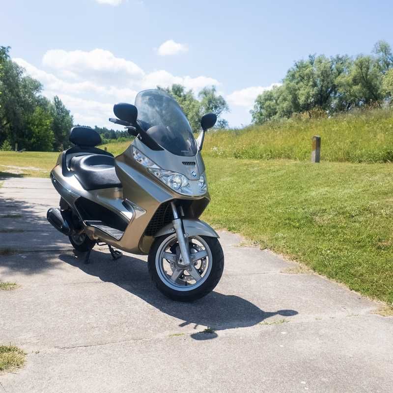 Piaggio X8 2006r.