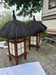 Lampa ogrodowa z Bali z daszkiem z włókien palmy Arenga pierzasta