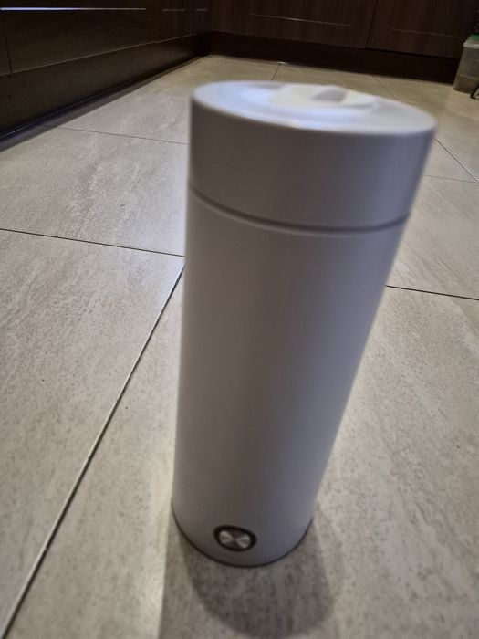 Czajnik elektryczny i kubek