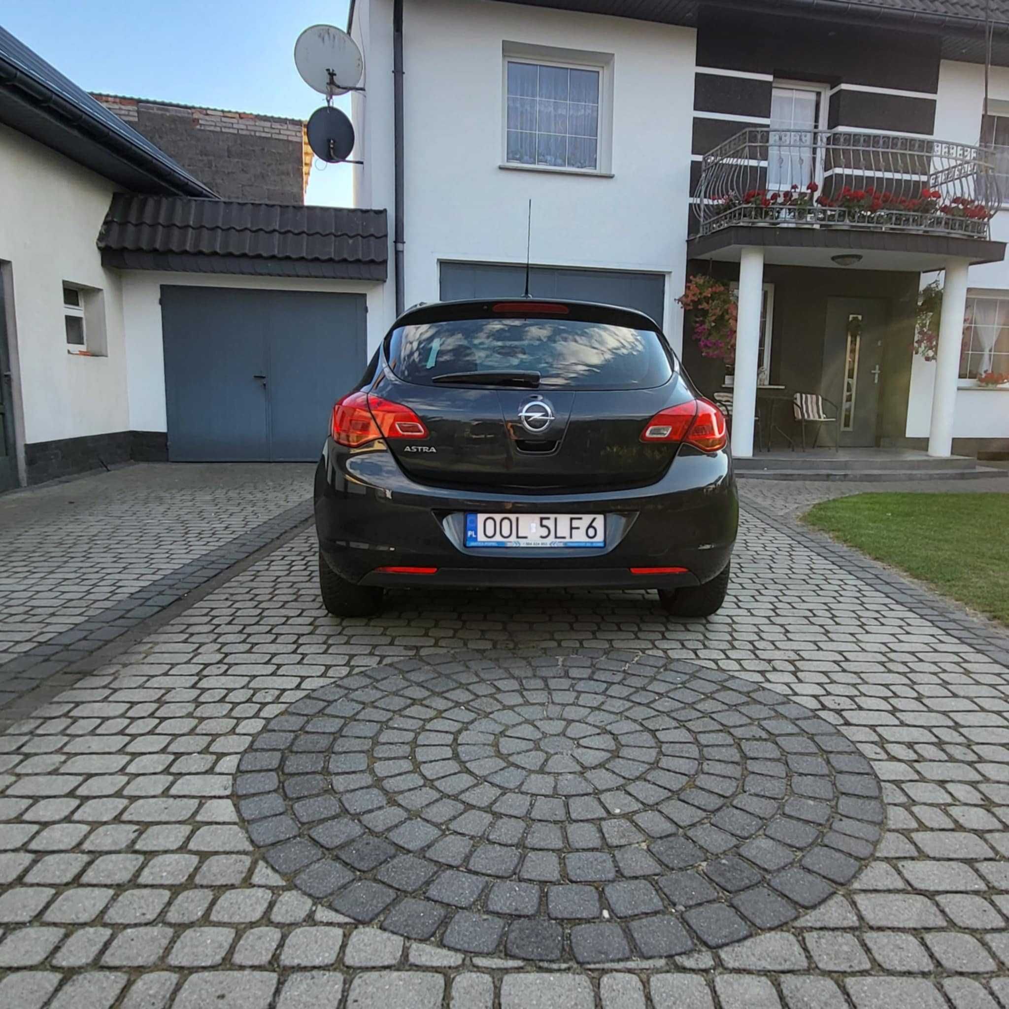 Opel Astra 1.6 benzyna