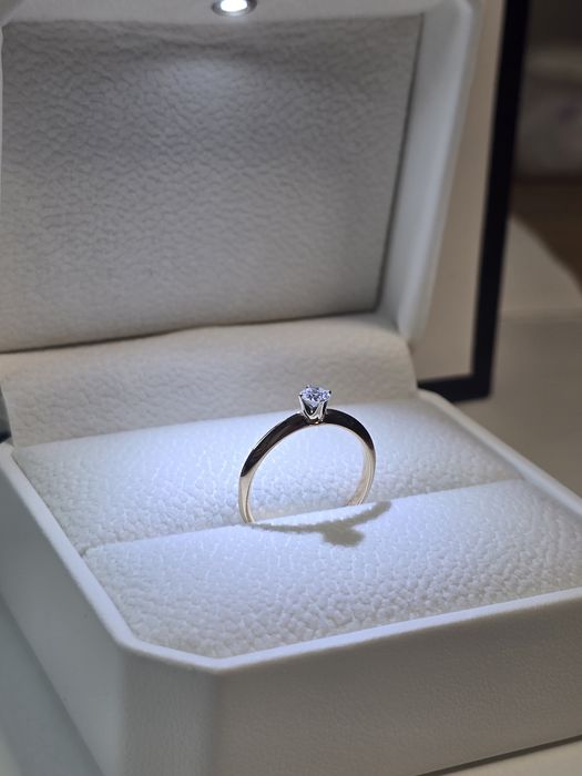 Каблучка з діамантами. Помолвочное кольцо с бриллиантами