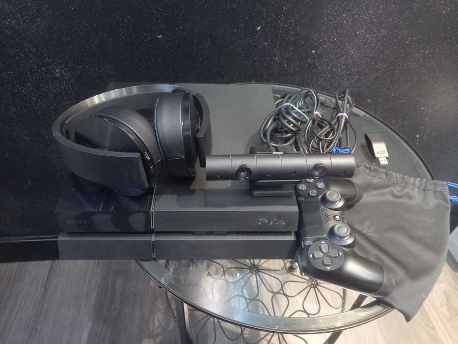 Ps4 500GB cuh-1116A sluchawki kamera 15 gier