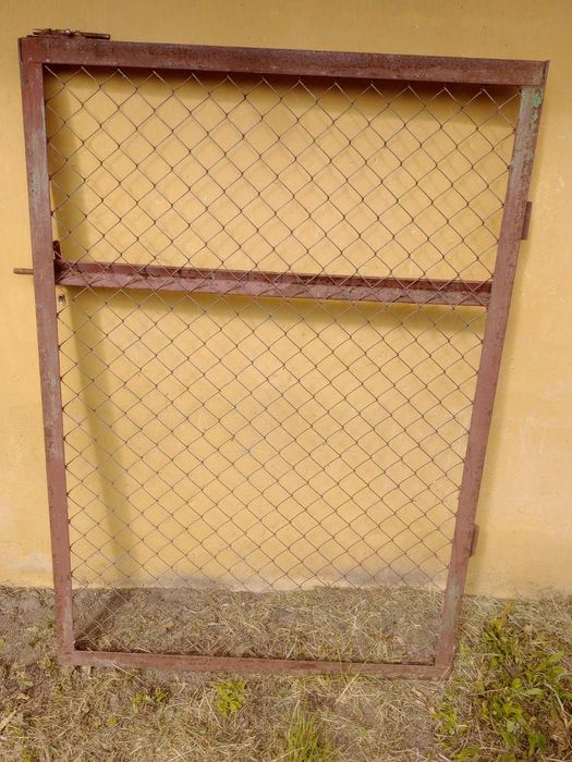 Металева хвіртка  130+90і металеві стовбці