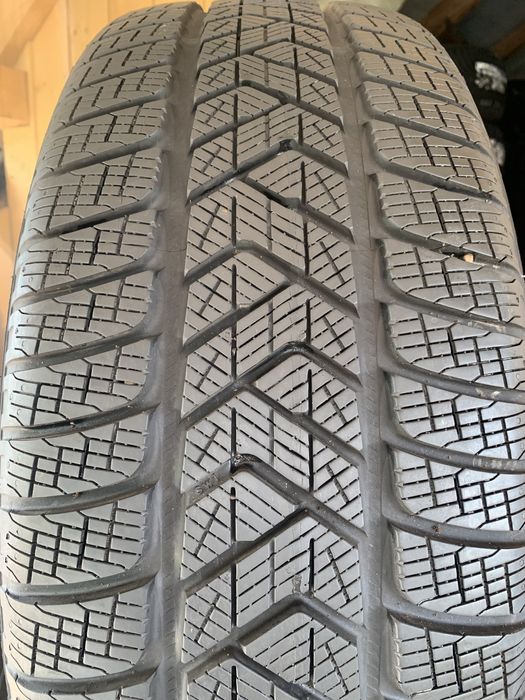 235/60/18 107Н Pirelli SCORPION WINTER