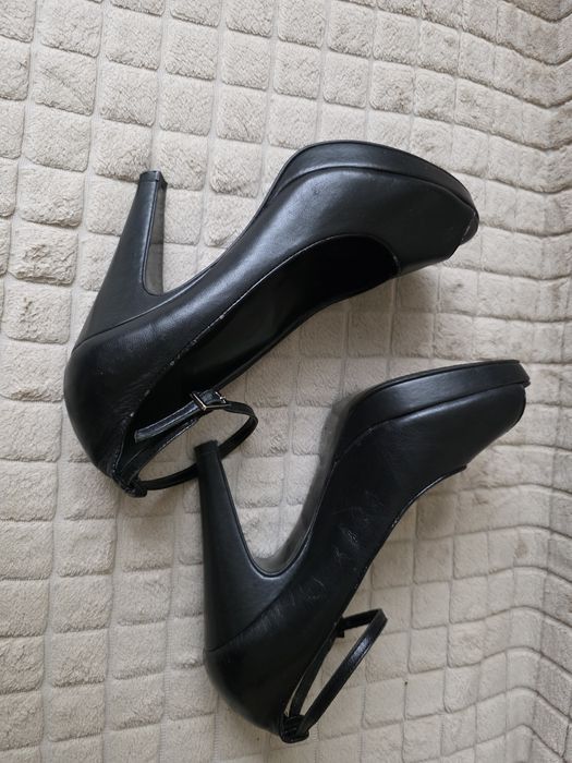 Szpilki czarne na platformie