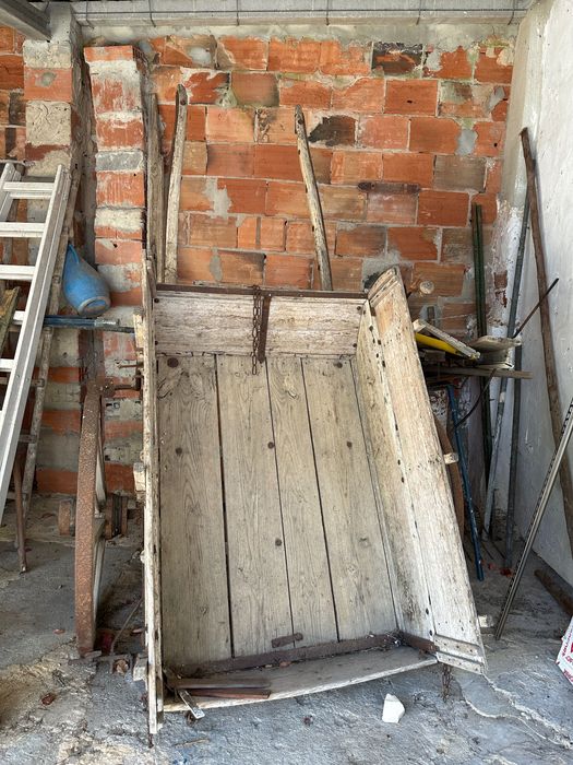 Carroça antiga à venda