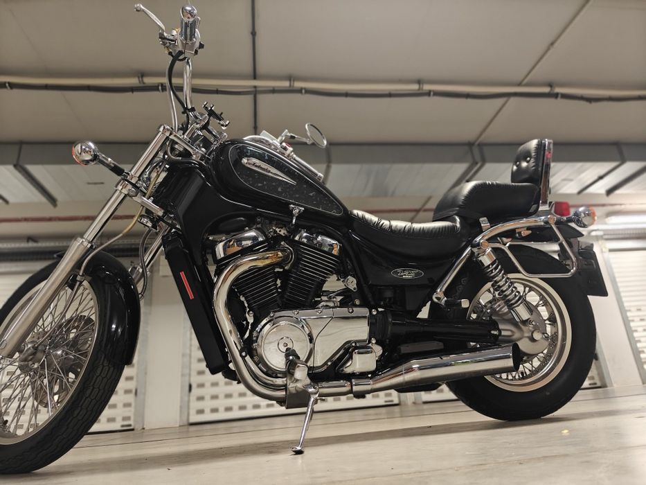 Suzuki Intruder vs 800