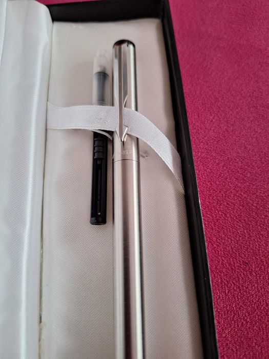 Pióro PARKER w etui z logo ISAF Afganistan - Nowe.