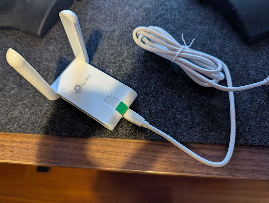 Raspberry Pi 4 Model B + caixa Argon ONE M.2 + adaptador Wi-Fi