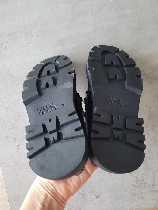 Лофери туфлі чорні лаковані zara 31 лофферы туфли чорные зара