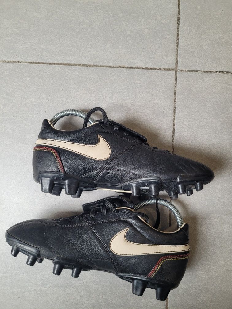 Buty piłkarskie Nike Tiempo Ronaldinho R10  r.39(24.5cm)