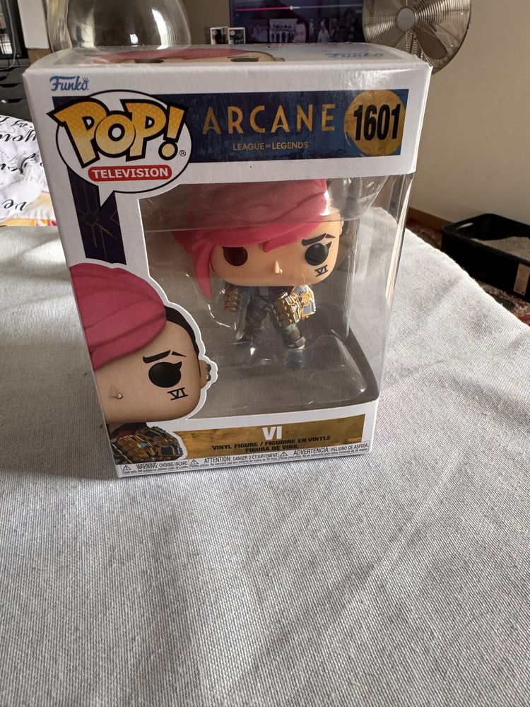 Funko pop arcane VI vi nunca aberto