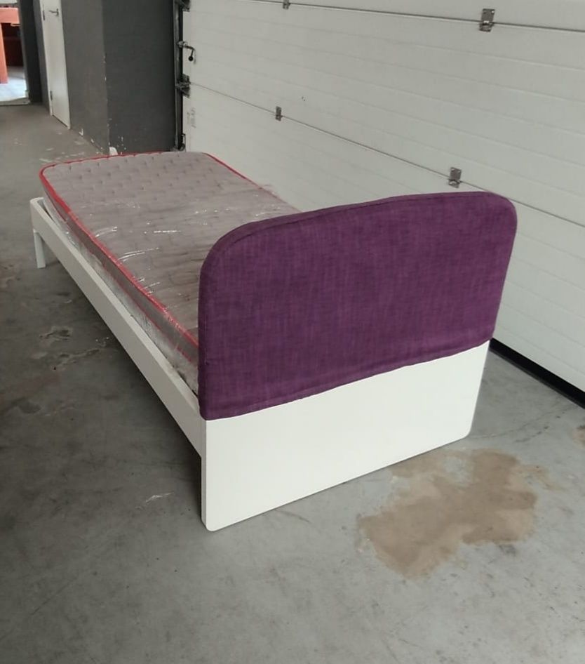 Cama com colchão nova