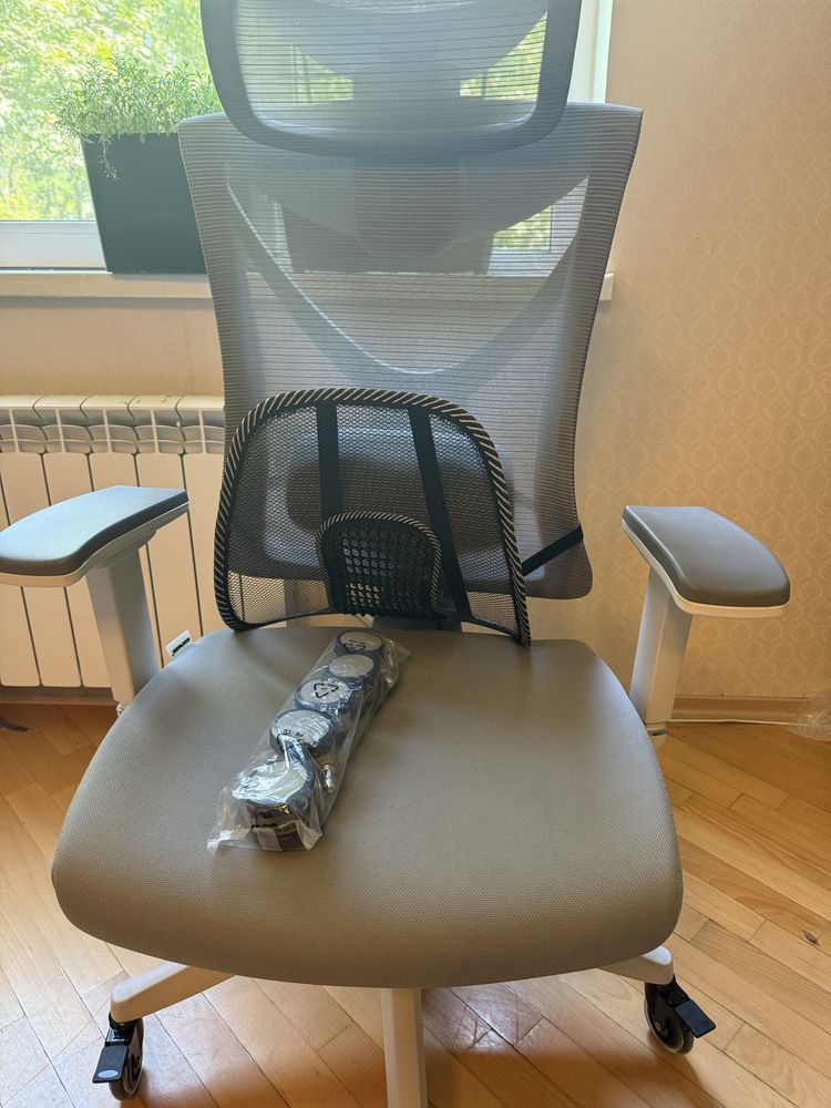 ADAPWORK кресло S1 Senior ErgoChair + колещата та підтримка спини