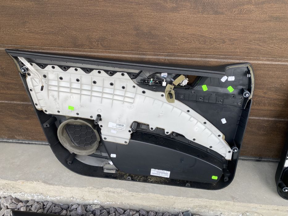 Дверні карти обшивка двері шкіряні Шкода Суперб 2 Skoda Superb2