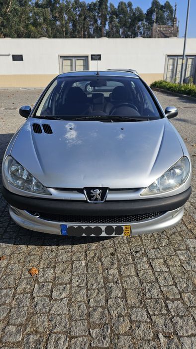 Peugeut 206 impecável