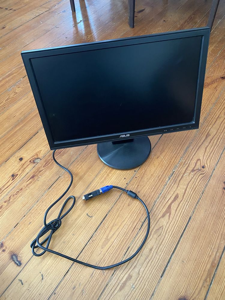 Conjunto Computador Desktop Acer + Teclado + Monitor + Docking Station