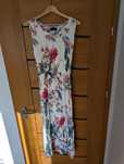 Letnia sukienka maxi w kwiaty