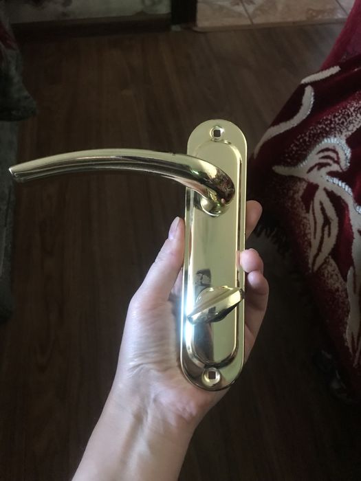 Продам 2 пари нових ручок для дверей