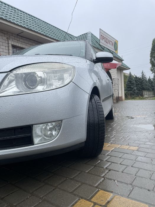 Skoda Fabia 2008 г 1.4 бензин