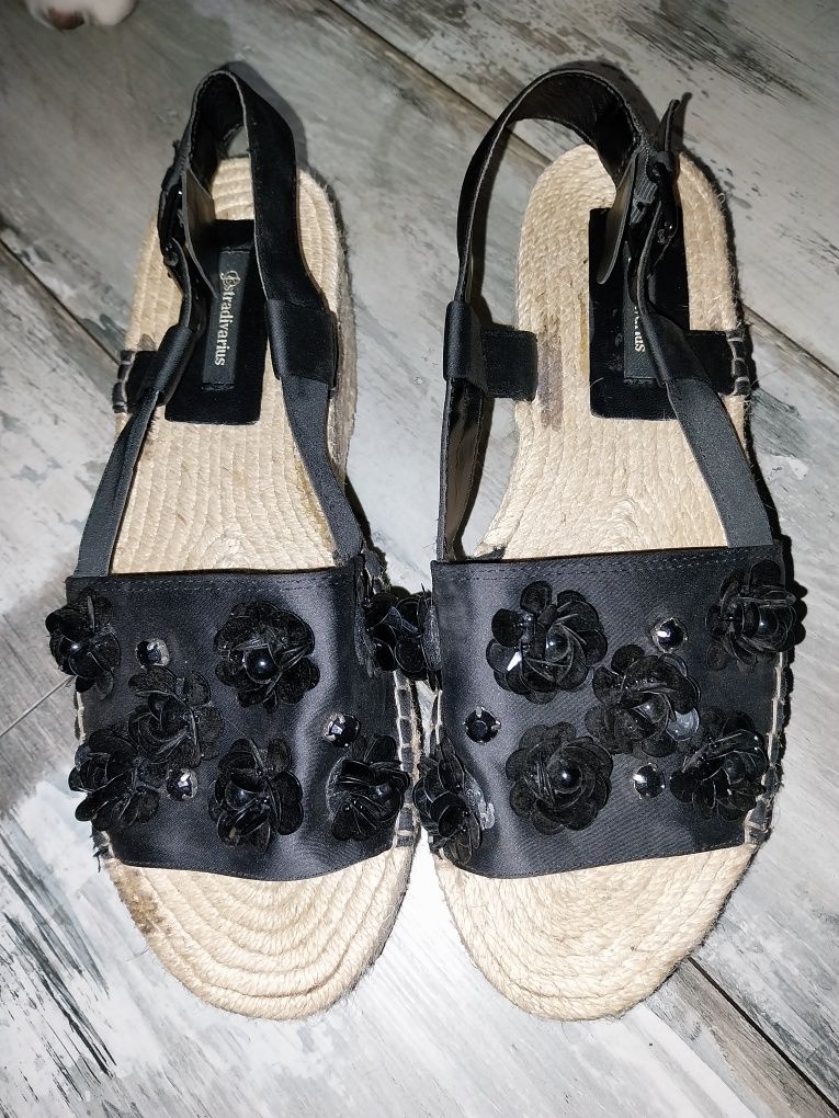 Sandały stradivarius boho na słomkowym koturnie str