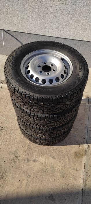 Автошини NOKIAN 235/65/16с