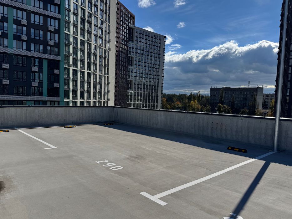 ЖК Діброва Парк. Сімейне паркомісце на три автомобіля