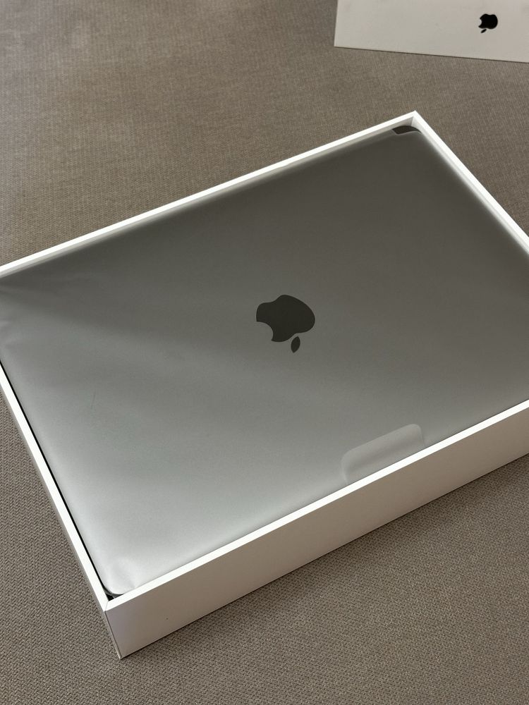 MacBook Air 2020 Intel 8 gb, 256 gb, відмінний стан, повний комплект