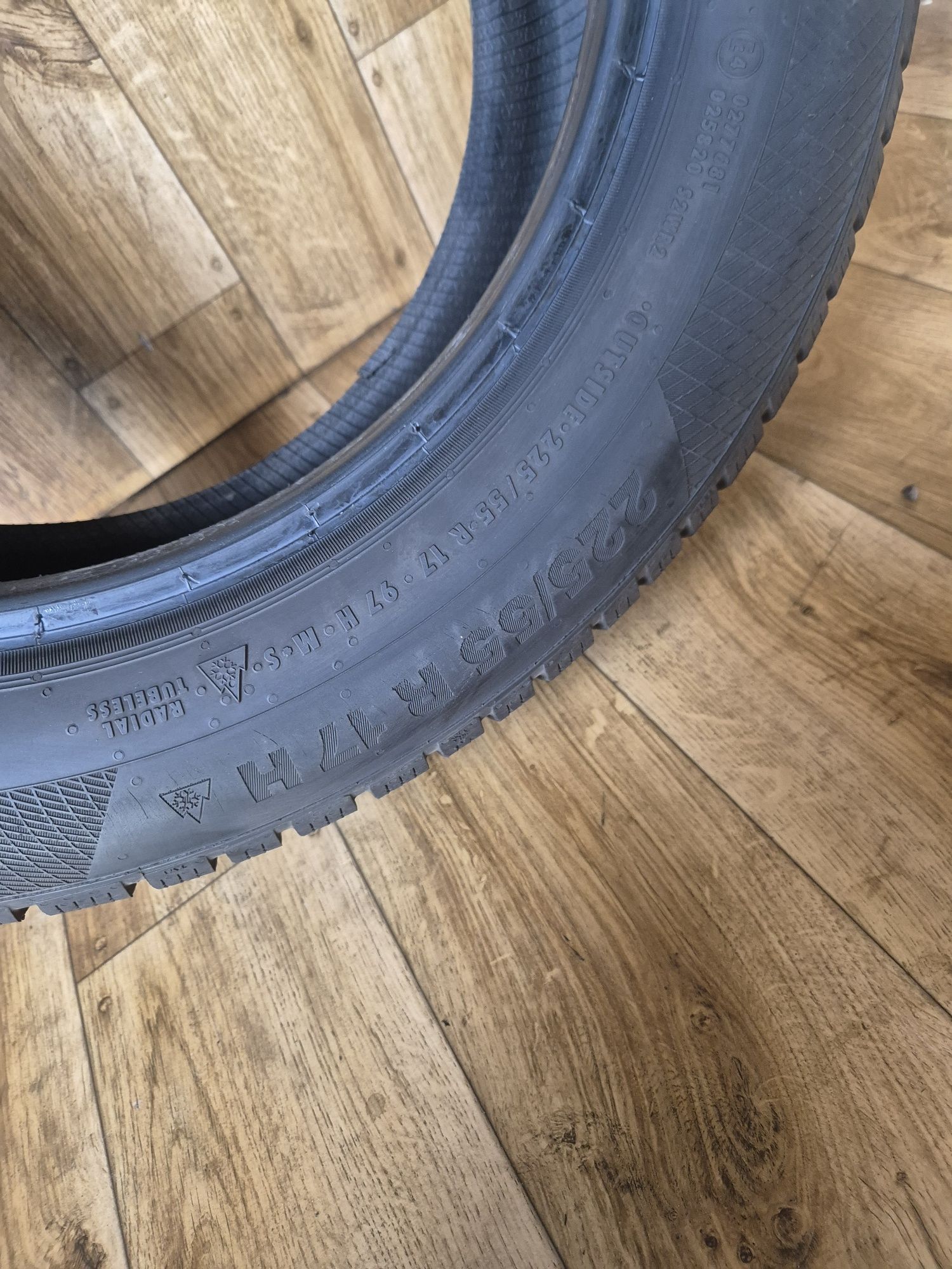 225/55/17 Continental para zima 8mm 17r stan bdb