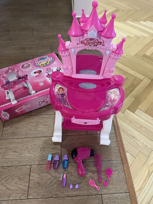 Трюмо для дівчинки