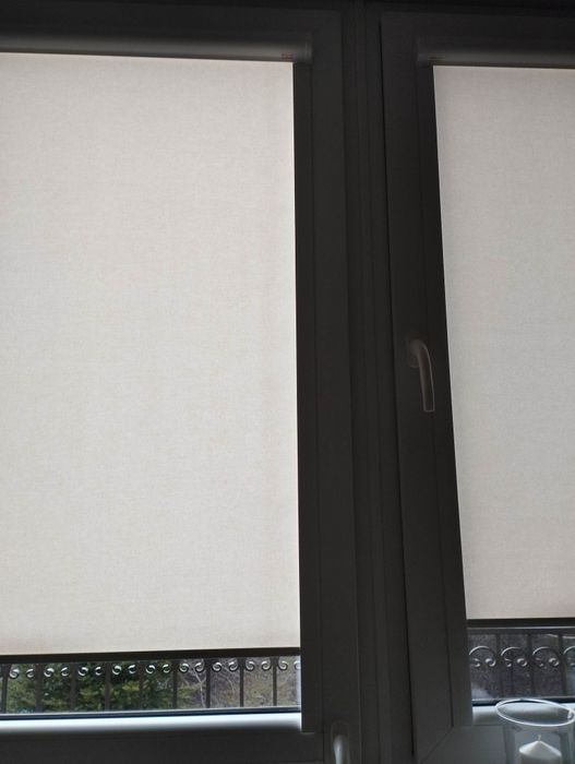 Rolety jasne biało kremowy kolor 7 sztuk