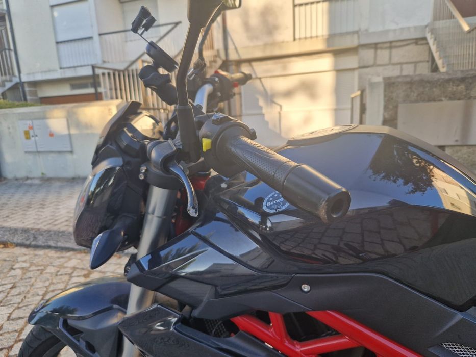 Mota Benelli TNT 125