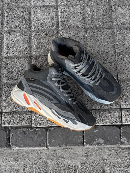 Чоловічі Зимові Кросівки Adidas Yeezy Boost 700 v2 з хутром до -21 °
