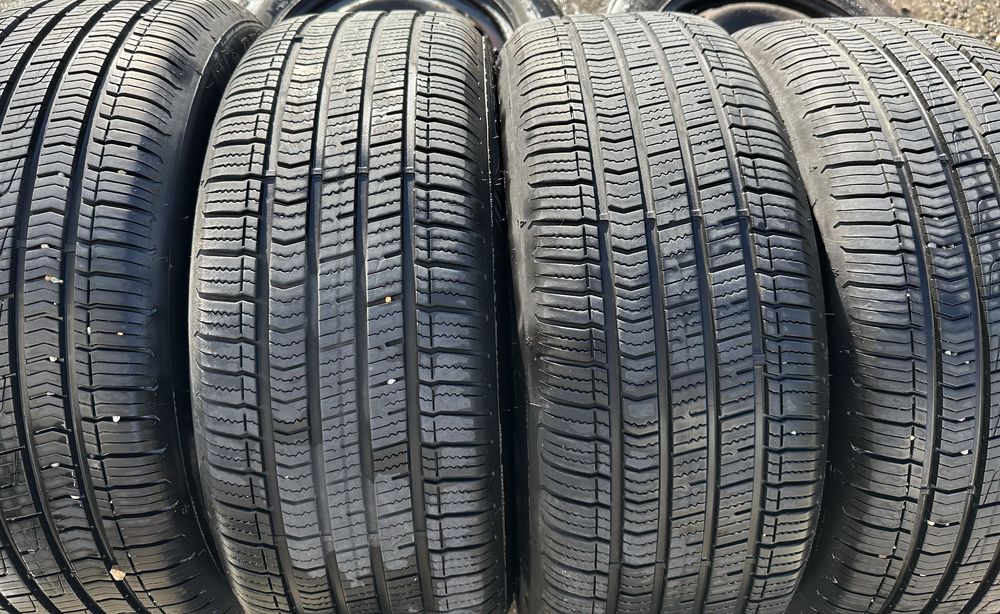 Komplet opon wielosezonowych Dunlop SportAllSeason 205/55R16