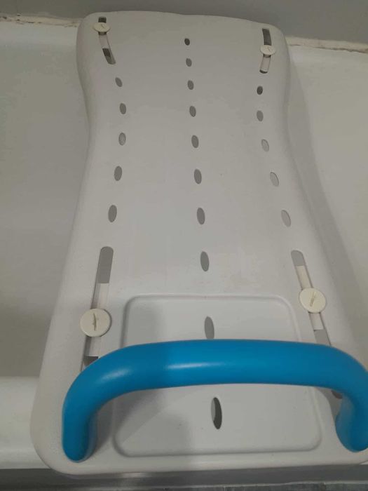 Tábua de Banheira Ajustável com alça de apoio