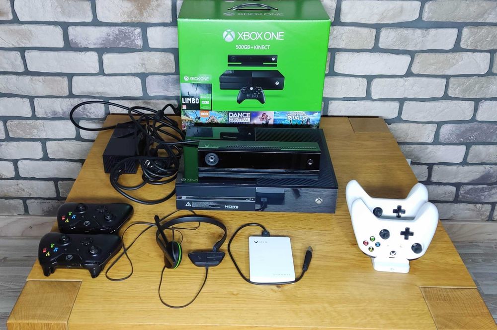Konsola Xbox One 500GB + Kinect + pady + Dysk 2TB + Słuchawki MS + Gry